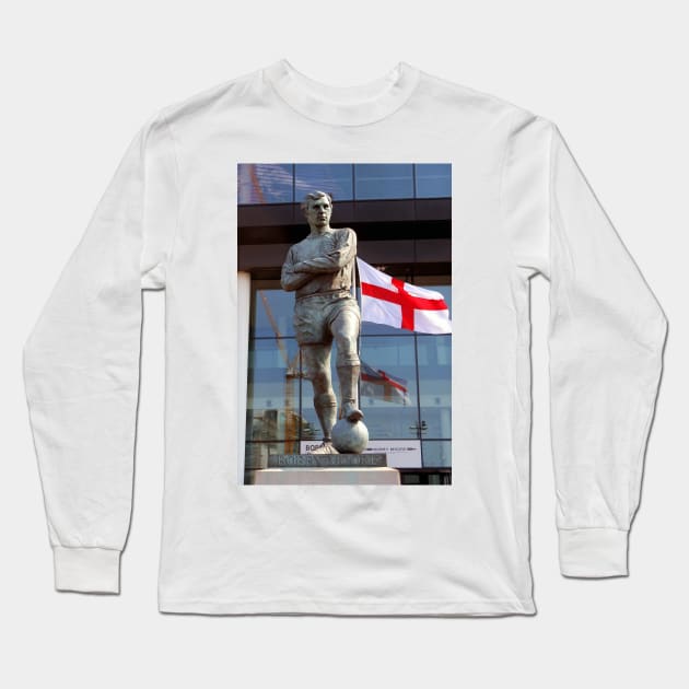 Bobby Moore Statue England Flag Wembley Stadium Long Sleeve T-Shirt by AndyEvansPhotos